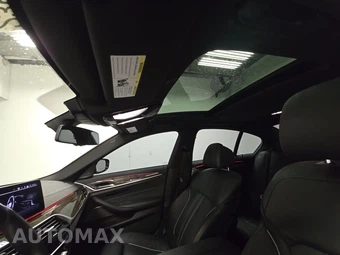2023 BMW 5 Series Sedan M550i xDrive - miniatura 16