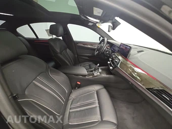 2023 BMW 5 Series Sedan M550i xDrive - miniatura 8