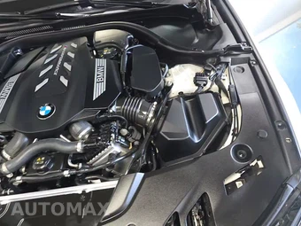 2023 BMW 5 Series Sedan M550i xDrive - miniatura 22