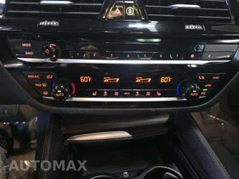 2023 BMW 5 Series Sedan M550i xDrive - miniatura 23