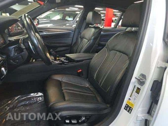 2023 BMW 5 Series Sedan M550i xDrive - miniatura 6