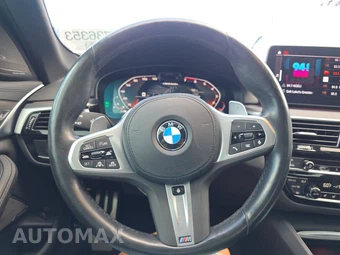 2023 BMW 5 Series Sedan M550i xDrive - miniatura 10
