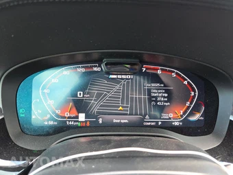 2023 BMW 5 Series Sedan M550i xDrive - miniatura 12