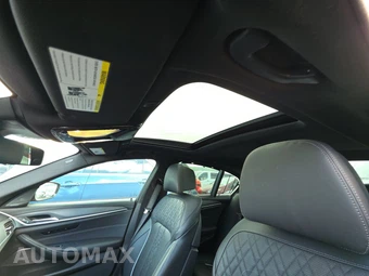 2023 BMW 5 Series Sedan M550i xDrive - miniatura 20