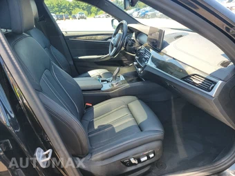 2023 BMW 5 Series Sedan M550i xDrive - miniatura 2