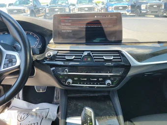 2023 BMW 5 Series Sedan M550i xDrive - miniatura 5