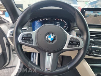2023 BMW 5 Series Sedan M550i xDrive - miniatura 10