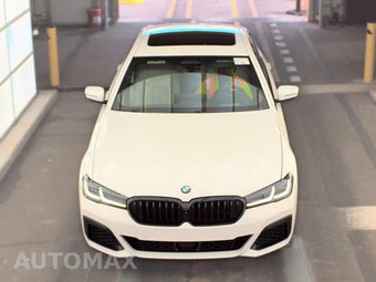 2023 BMW 5 Series Sedan M550i xDrive - miniatura 2