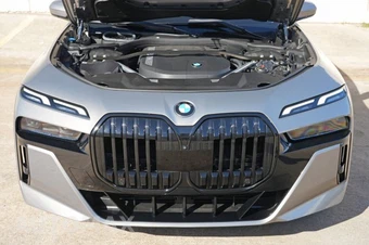 2023 BMW 7 Series Sedan 740i - miniatura 6