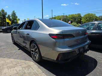 2023 BMW 7 Series Sedan 740i - miniatura 2