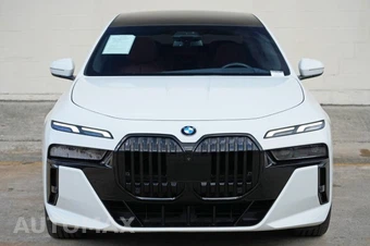 2023 BMW 7 Series Sedan 740i - miniatura 47