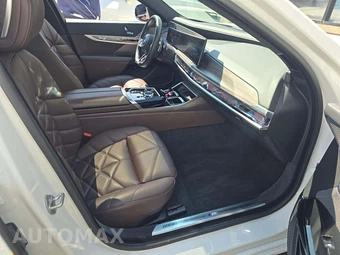 2023 BMW 7 Series Sedan 740i - miniatura 18