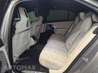 2023 BMW 7 Series Sedan 760i xDrive – miniatura 13