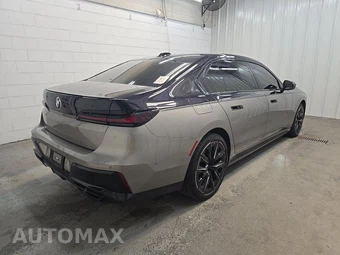 2023 BMW 7 Series Sedan 760i xDrive – miniatura 4