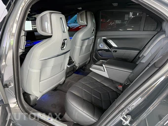 2023 BMW 7 Series Sedan 760i xDrive - miniatura 11