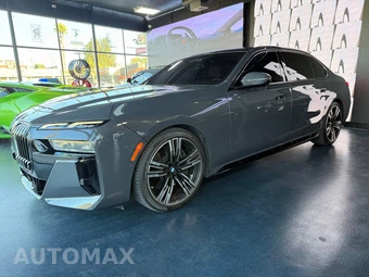 2023 BMW 7 Series Sedan 760i xDrive - miniatura 3