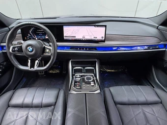 2023 BMW 7 Series Sedan 760i xDrive - miniatura 11