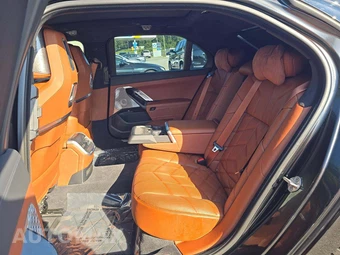 2023 BMW 7 Series Sedan 760i xDrive - miniatura 13