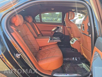 2023 BMW 7 Series Sedan 760i xDrive - miniatura 16