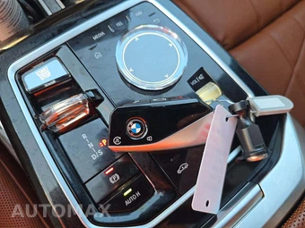 2023 BMW 7 Series Sedan 760i xDrive - miniatura 8