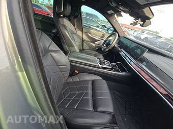 2023 BMW 7 Series Sedan 760i xDrive - miniatura 8