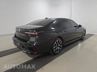 2023 BMW 7 Series Sedan 760i xDrive - miniatura 4