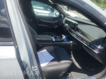 2023 BMW 7 Series Sedan 760i xDrive – miniatura 8