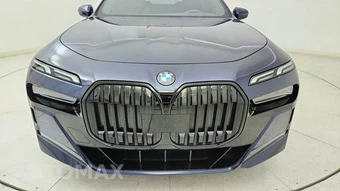 2023 BMW 7 Series Sedan 760i xDrive – miniatura 8