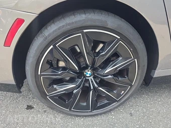 2023 BMW 7 Series Sedan 760i xDrive - miniatura 10