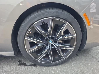 2023 BMW 7 Series Sedan 760i xDrive - miniatura 9