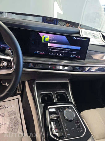 2023 BMW 7 Series Sedan 760i xDrive – miniatura 10