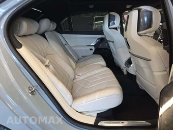 2023 BMW 7 Series Sedan 760i xDrive – miniatura 16