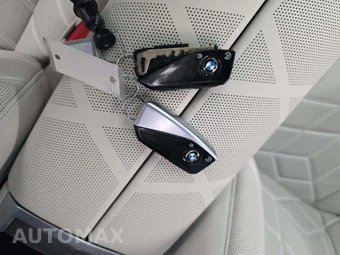 2023 BMW 7 Series Sedan 760i xDrive – miniatura 8