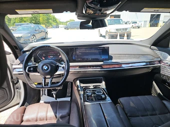 2023 BMW 7 Series Sedan 760i xDrive - miniatura 11