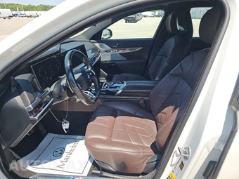 2023 BMW 7 Series Sedan 760i xDrive - miniatura 7