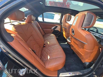2023 BMW 7 Series Sedan 760i xDrive - miniatura 16