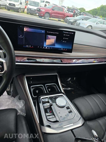 2023 BMW 7 Series Sedan 760i xDrive – miniatura 7