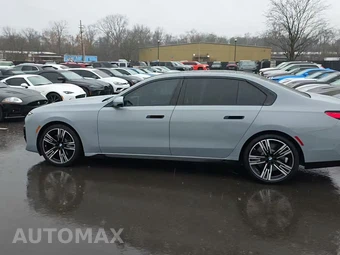 2023 BMW 7 Series Sedan 760i xDrive - miniatura 3
