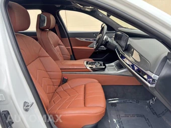 2023 BMW 7 Series Sedan 760i xDrive - miniatura 14
