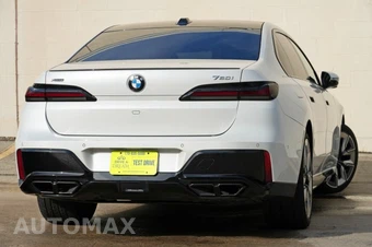 2023 BMW 7 Series Sedan 760i xDrive - miniatura 3