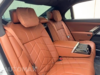 2023 BMW 7 Series Sedan 760i xDrive - miniatura 48