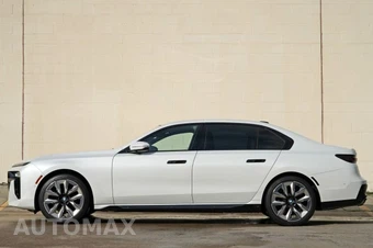 2023 BMW 7 Series Sedan 760i xDrive - miniatura 7