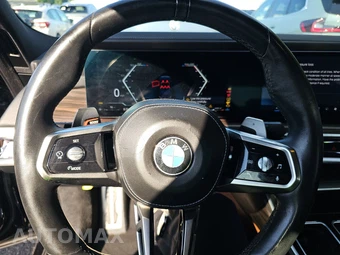 2023 BMW 7 Series Sedan 760i xDrive - miniatura 10