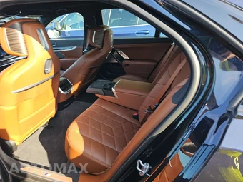 2023 BMW 7 Series Sedan 760i xDrive - miniatura 13