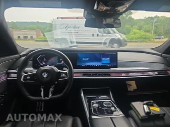 2023 BMW 7 Series Sedan 760i xDrive - miniatura 14
