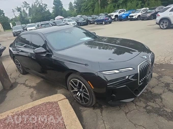 2023 BMW 7 Series Sedan 760i xDrive - miniatura 3