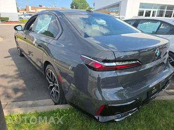 2023 BMW 7 Series Sedan 760i xDrive - miniatura 2