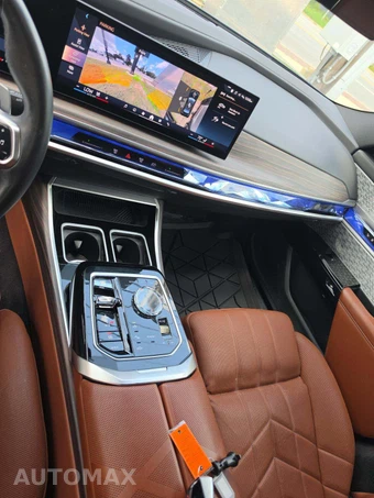 2023 BMW 7 Series Sedan 760i xDrive - miniatura 10