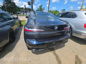 2023 BMW 7 Series Sedan 760i xDrive - miniatura 2