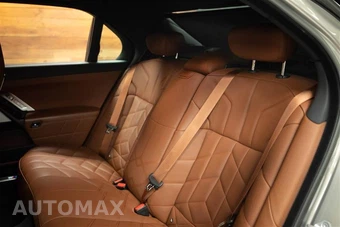 2023 BMW 7 Series Sedan 760i xDrive - miniatura 12